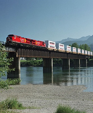 CP Rail train with Fastfrate containers